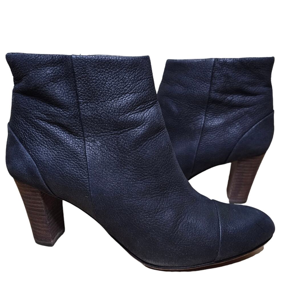 Cole Haan Boots Womens Size 9.5 Black Pebbled Leather Heeled Ankle Bootie